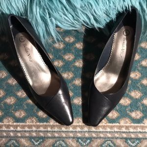 Bella Vita Navy Pumps